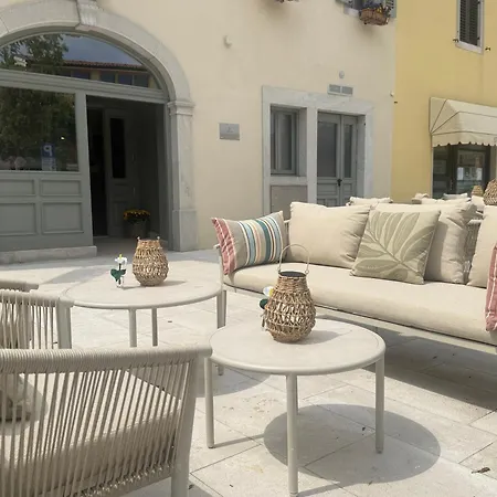 Greif Boutique Juna * Ауризина